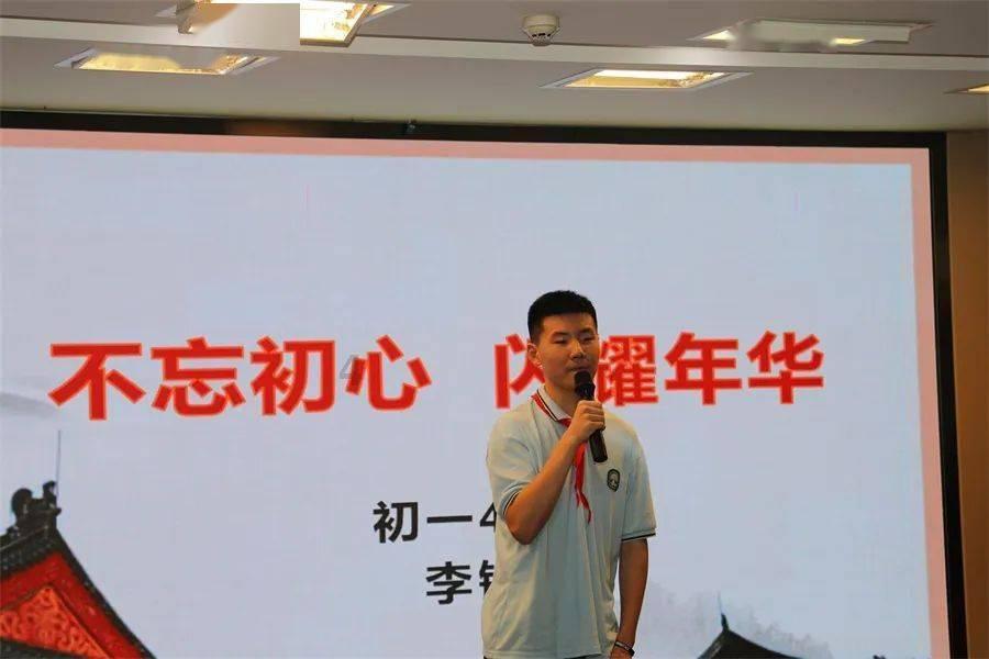 突然爆红的“奶辣风”到底是穿衣自由还是审美畸形？